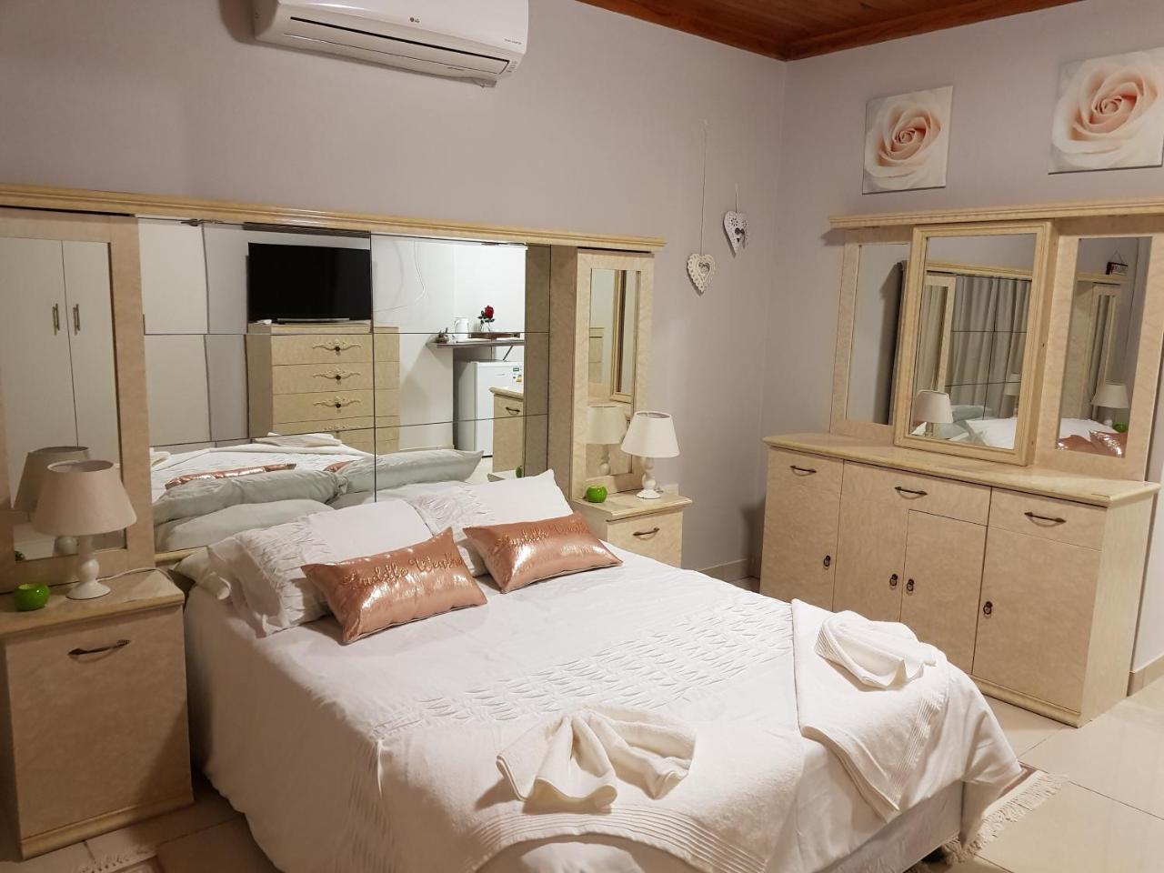 Ry Courtyard Hotel Oshakati Ngoại thất bức ảnh